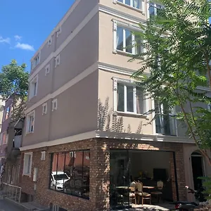  Отель Miran Suites